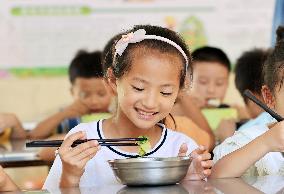 The First Meal of The Micro School in Liuzhou