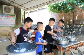 The First Meal of The Micro School in Liuzhou