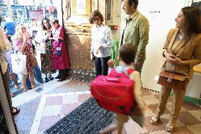 Rachida Dati Visits Primary Schools - Paris