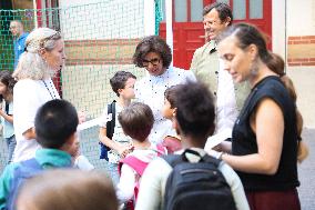 Rachida Dati Visits Primary Schools - Paris