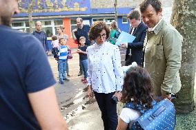 Rachida Dati Visits Primary Schools - Paris