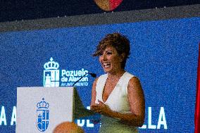 Journalist Sonsoles Ónega Received The Title Of Adoptive Daughter Of The Town From The Mayor Of Pozuelo De Alarcón, Paloma Tejer