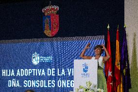 Journalist Sonsoles Ónega Received The Title Of Adoptive Daughter Of The Town From The Mayor Of Pozuelo De Alarcón, Paloma Tejer