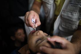 Children Given Polio Vaccine - Gaza