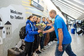 Karmen Bruusi arriving home