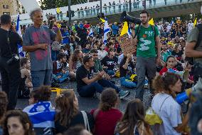 Protestors Block Roads - Jerusalem