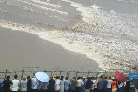 Qiantang River Spring Tide