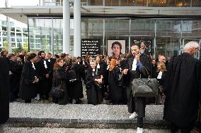 Lawyers Pay Tribute To Henri Leclerc - Paris