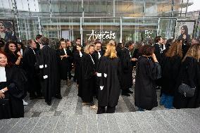 Lawyers Pay Tribute To Henri Leclerc - Paris