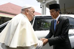 Pope Francis Meets With President Joko Widodo - Jakarta