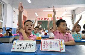 Twins in Elementary School in Handan