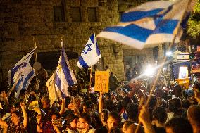 Anti-Government Protest Outside Netanyahu’s Home - Jerusalem