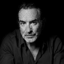 Exclu - Jean Dujardin Portrait - Paris