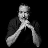 Exclu - Jean Dujardin Portrait - Paris