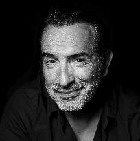 Exclu - Jean Dujardin Portrait - Paris