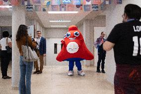 Mini Club in a School during the Paralympic Games - Paris