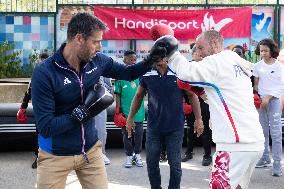 Mini Club in a School during the Paralympic Games - Paris