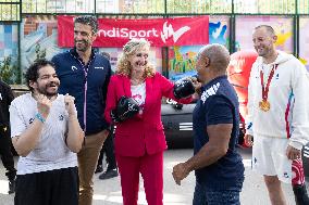 Mini Club in a School during the Paralympic Games - Paris