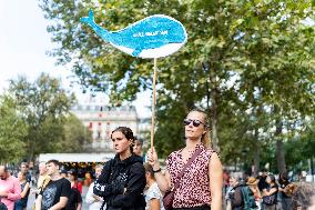 Demonstration In Support Of Paul Watson - Paris