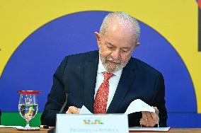 Brazilian President Luiz Inácio Lula Da Silva Congratulates The Best Schools In Brazil.