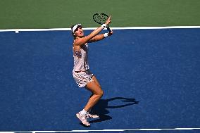 US Open - Muchova v Haddad Maia Quarterfinal