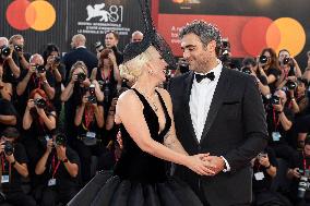 81st Mostra - Lady Gaga And Fiance Walk The Red Carpet