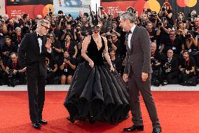 81st Mostra - Lady Gaga And Fiance Walk The Red Carpet