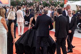 81st Mostra - Lady Gaga And Fiance Walk The Red Carpet