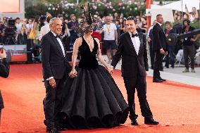 81st Mostra - Lady Gaga And Fiance Walk The Red Carpet