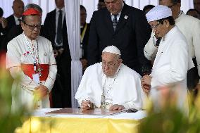 Pope Francis At Interreligious Meeting - Jakarta