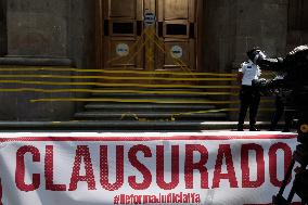 Staff Of The Supreme Court Of Justice Of The Nation In Mexico, Continues To Work Stoppage By Judicial Reform