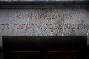 Staff Of The Supreme Court Of Justice Of The Nation In Mexico, Continues To Work Stoppage By Judicial Reform