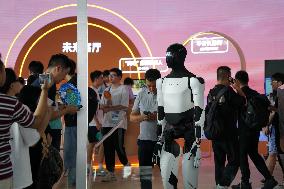 Tesla's Humanoid Robot And Cybertruck at the Bund Conference in Shanghai