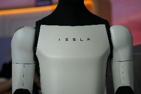 Tesla's Humanoid Robot And Cybertruck at the Bund Conference in Shanghai