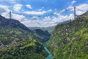 Huajiang Grand Canyon Bridge Contruction - China