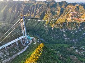 Huajiang Grand Canyon Bridge Contruction - China