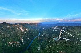 Huajiang Grand Canyon Bridge Contruction - China