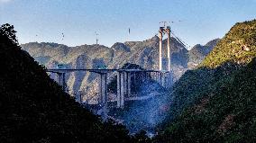 Huajiang Grand Canyon Bridge Contruction - China