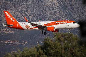 EasyJet Airbus A320 Landing