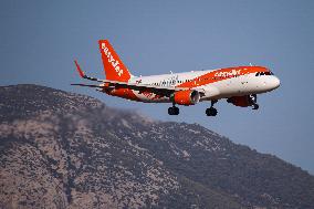 EasyJet Airbus A320 Landing