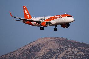 EasyJet Airbus A320 Landing