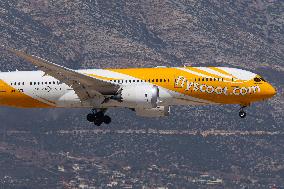 SCOOT Boeing 787 Dreamliner Landing