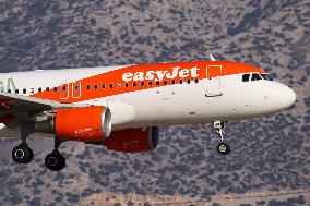 EasyJet Airbus A320 Landing