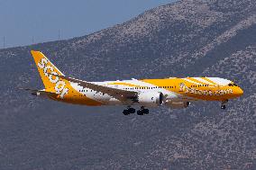 SCOOT Boeing 787 Dreamliner Landing