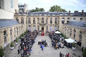 Handover Ceremony At Hotel De Matignon - Paris