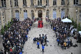 Handover Ceremony At Hotel De Matignon - Paris