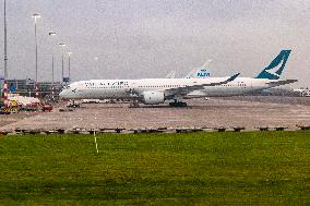 Cathay Pacific Airbus A350-1000