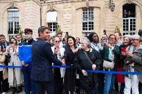 Handover Ceremony At Hotel De Matignon - Paris