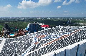 World's Largest Indoor Ski Resort Open in Shanghai