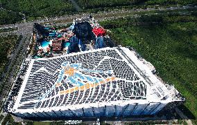 World's Largest Indoor Ski Resort Open in Shanghai